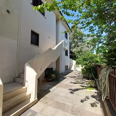 Apartament Antique 2 *