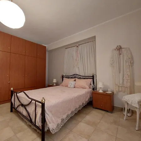 Apartamento Antique 2 *